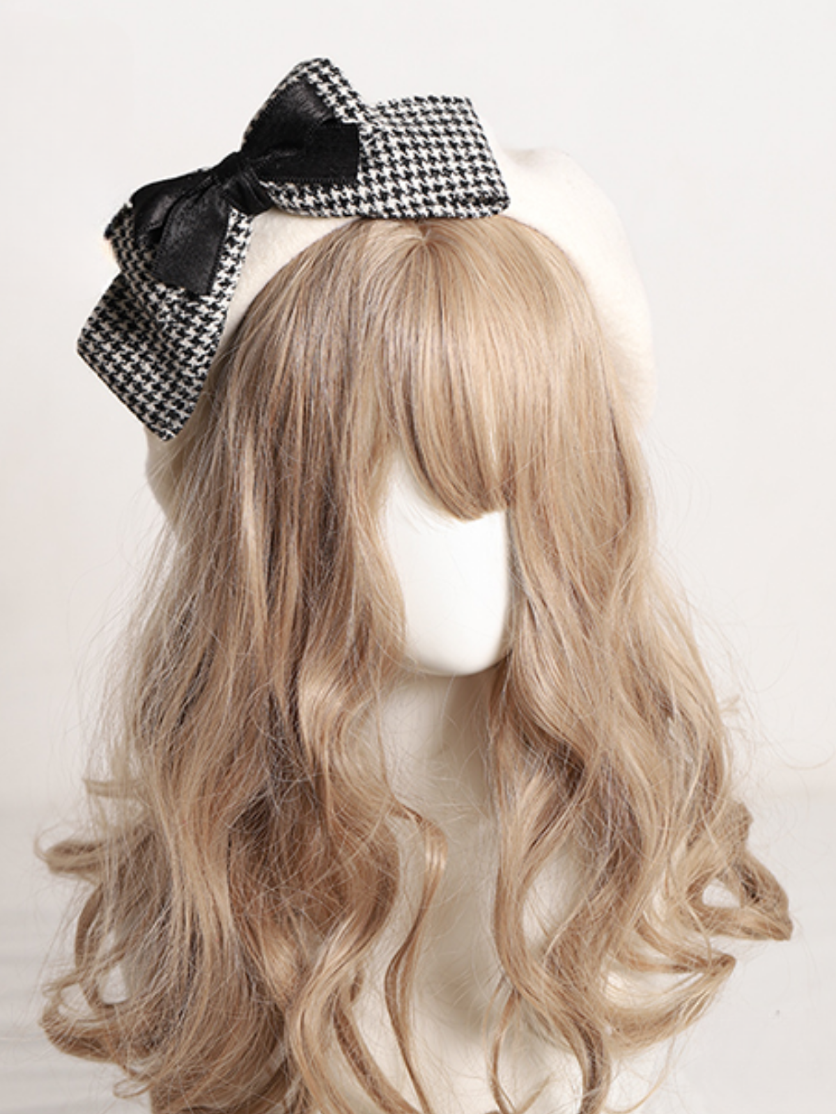 Beret with retro check ribbon