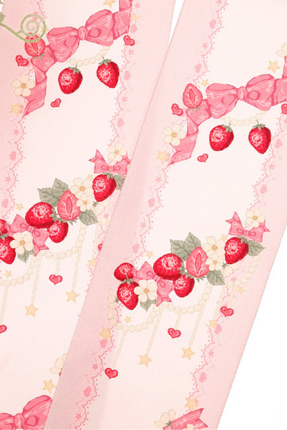 ストロベリーロリータオーバーザニーソックス