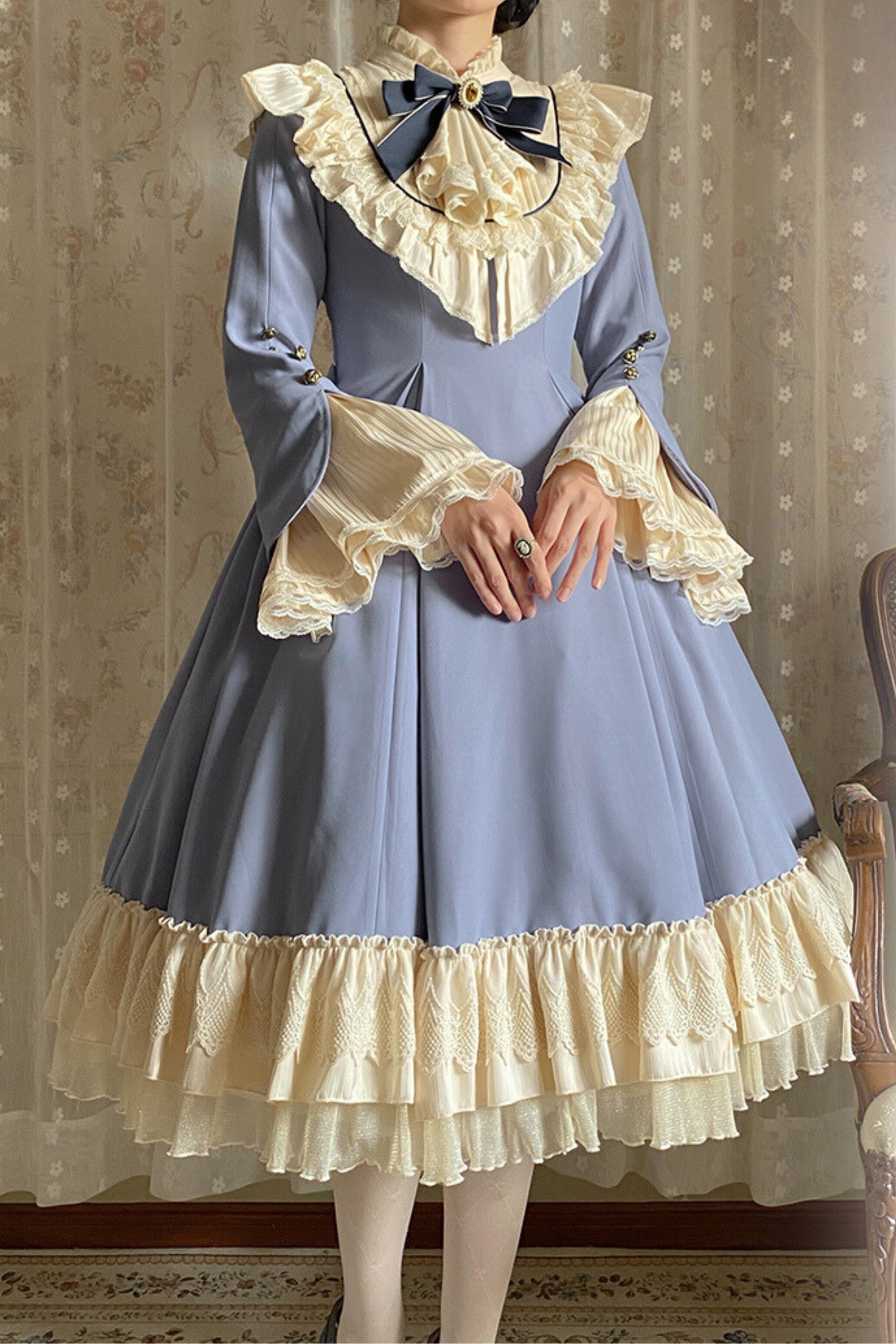 [Reservation deadline on October 22] Aria Elegant College Style Princess Sleeve Dress Suit