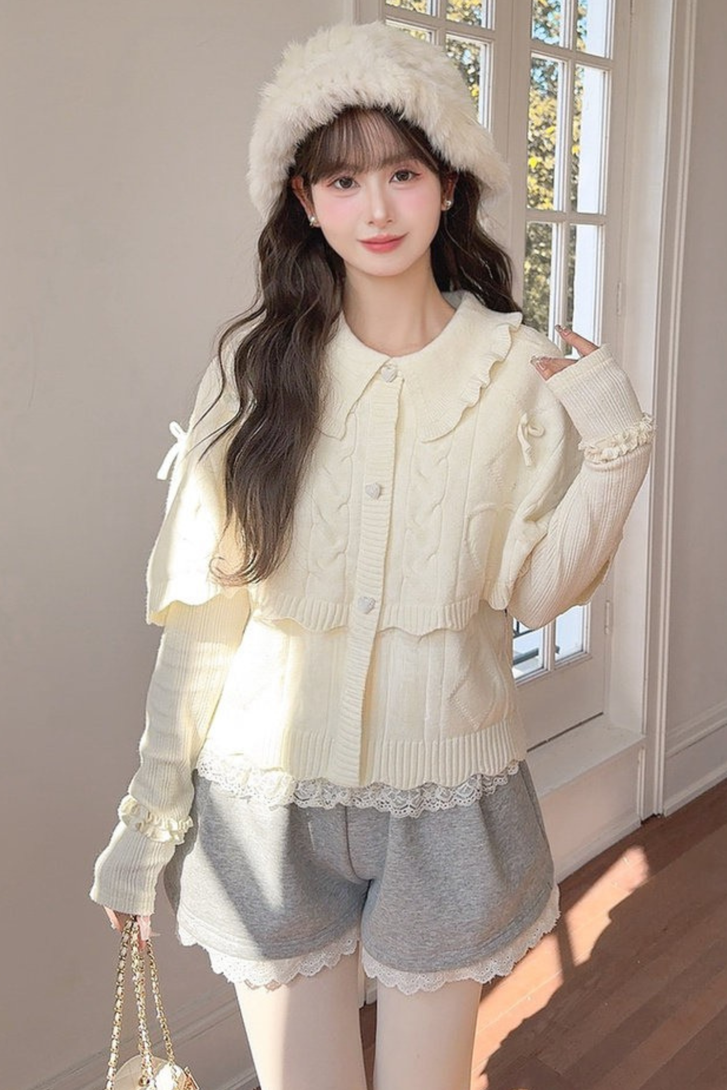 ガーリールーズラペルセーター