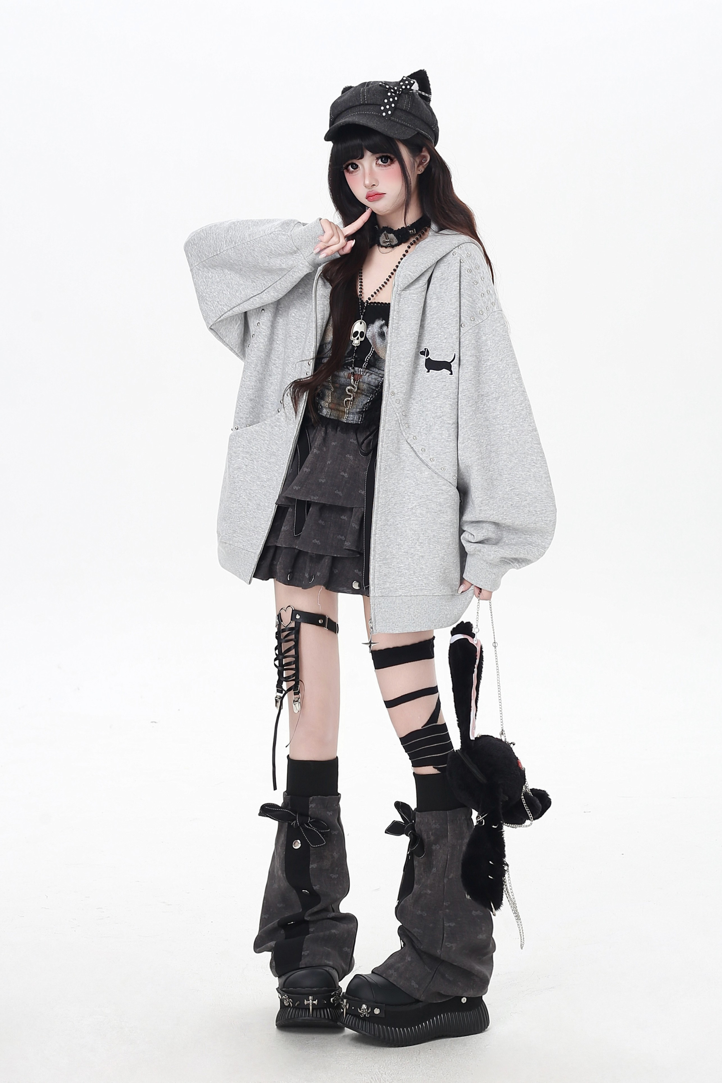 カジュアルスウェットダークフードパーカー