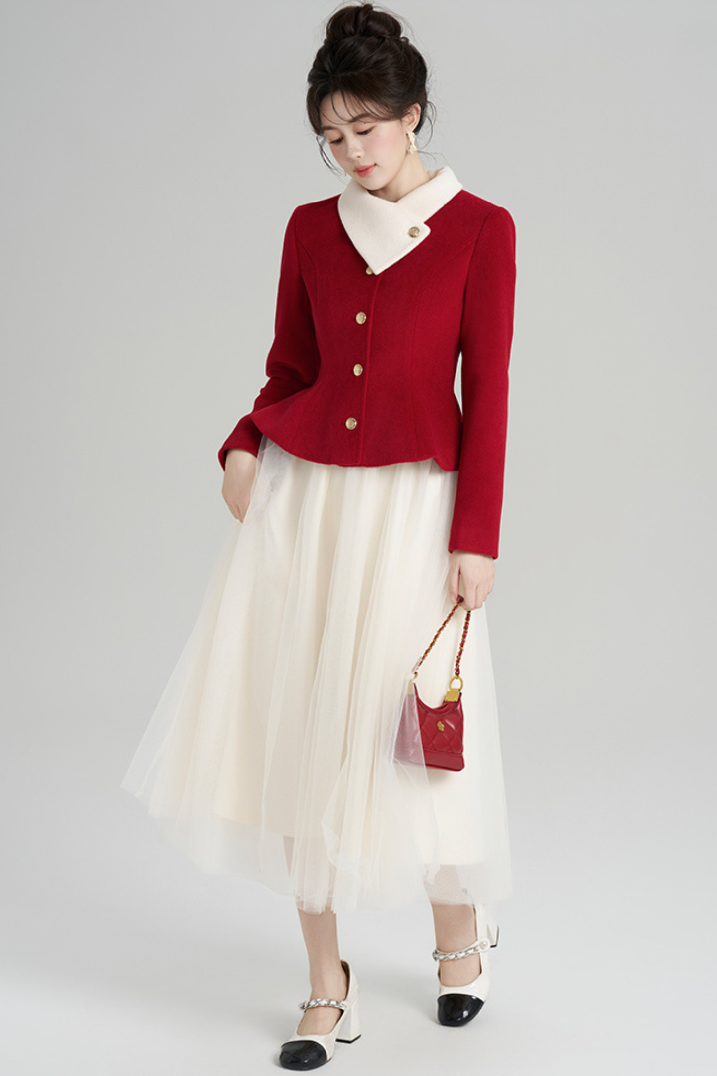 レッドウールンウエストシンチングコート+ロングドレス