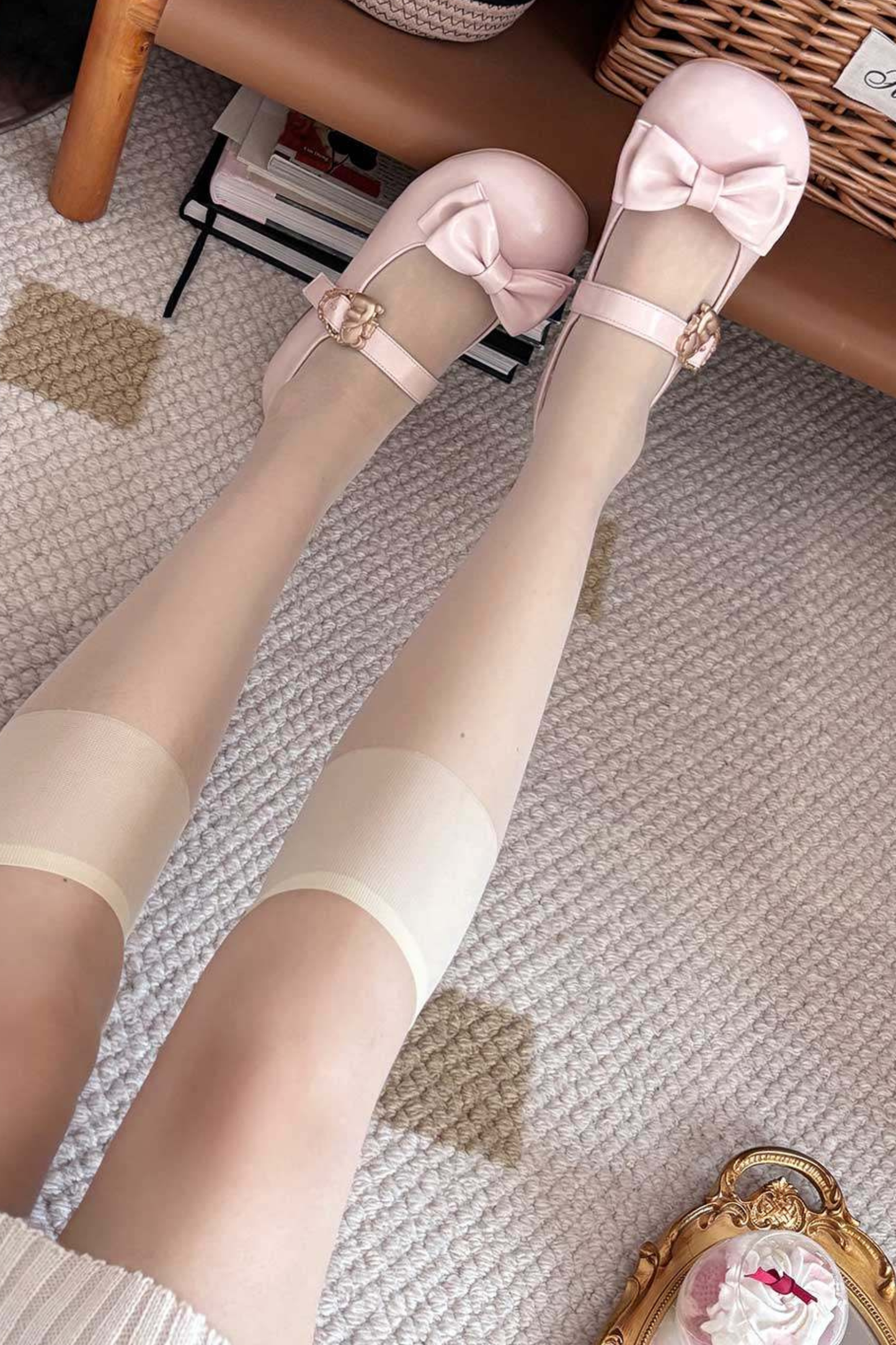 Glossy Sheep Bowknot Shoes