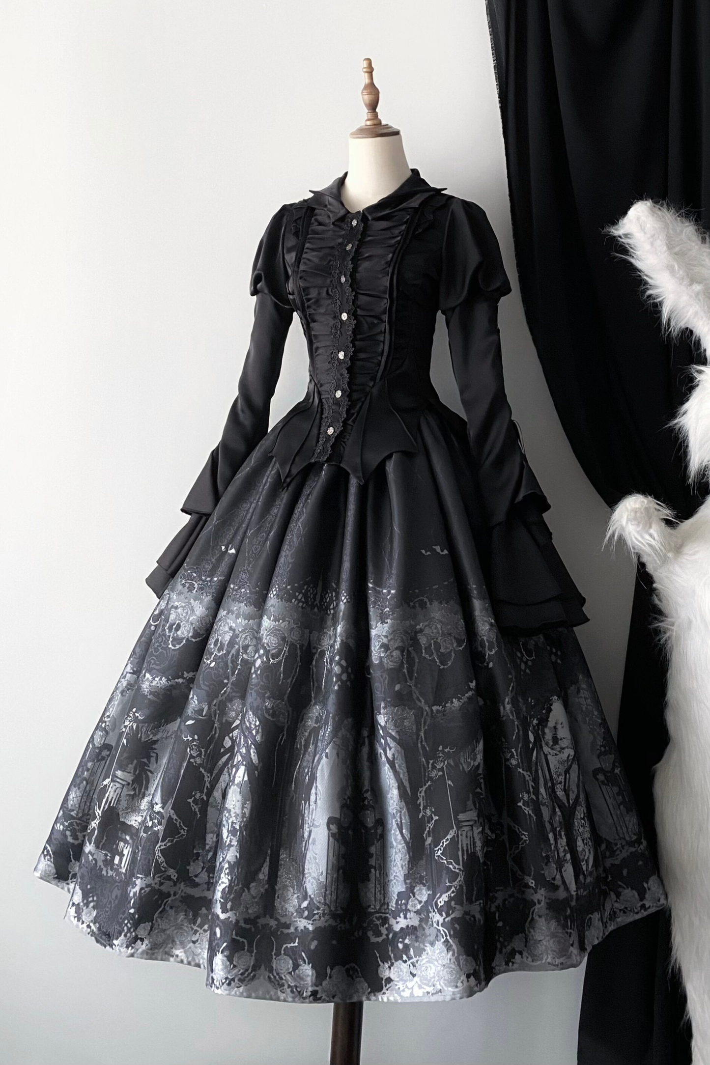 [Vorbestellung bis 29. März] Gothic-Puppen-Trägerrock + ausgestellter Rock