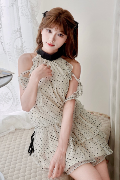 오프숄더 도트 리본 원피스