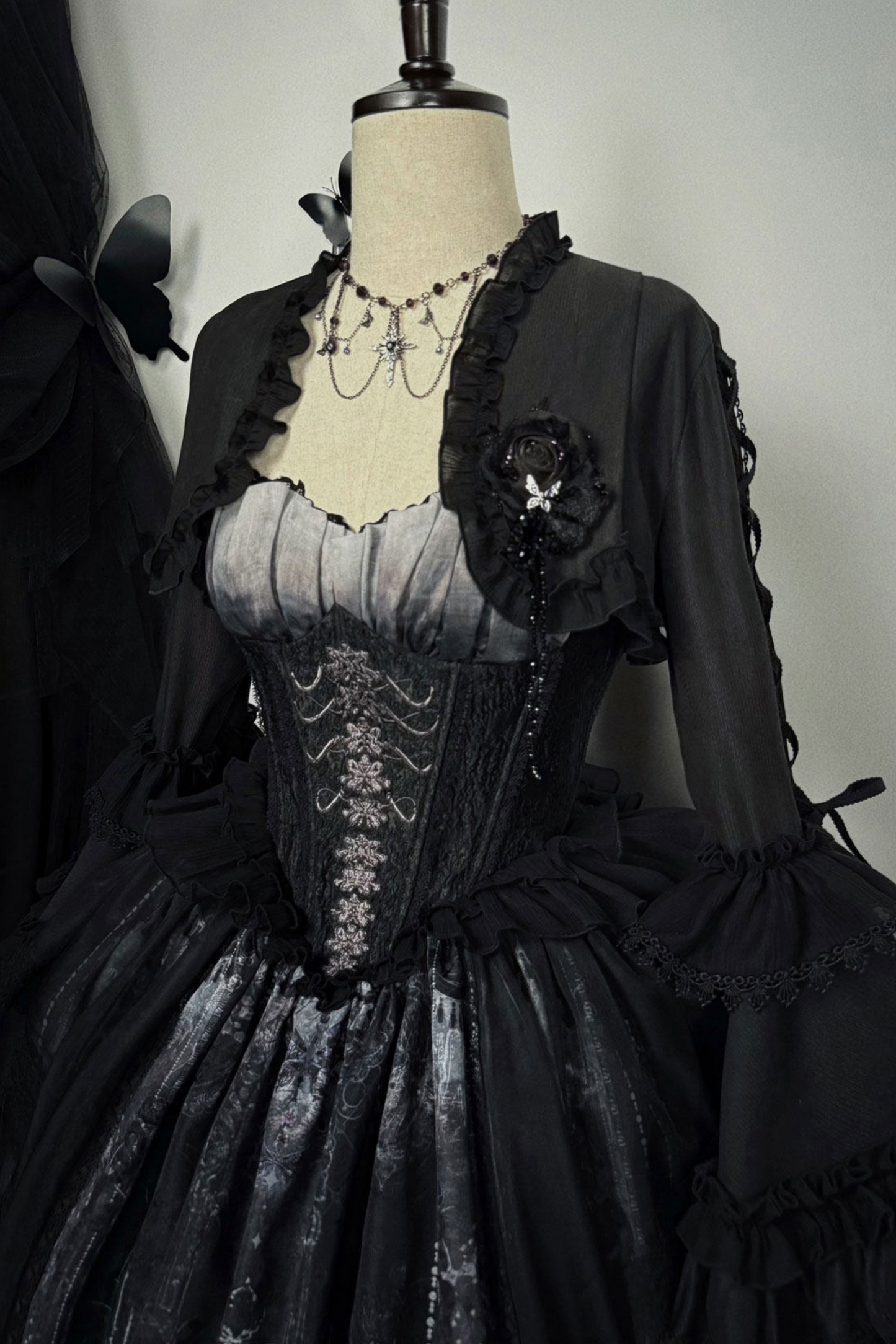 エレガントゴシックロリータジャンパースカート+ジャケット+スカート+シャツ+コルセット+アクセサリー