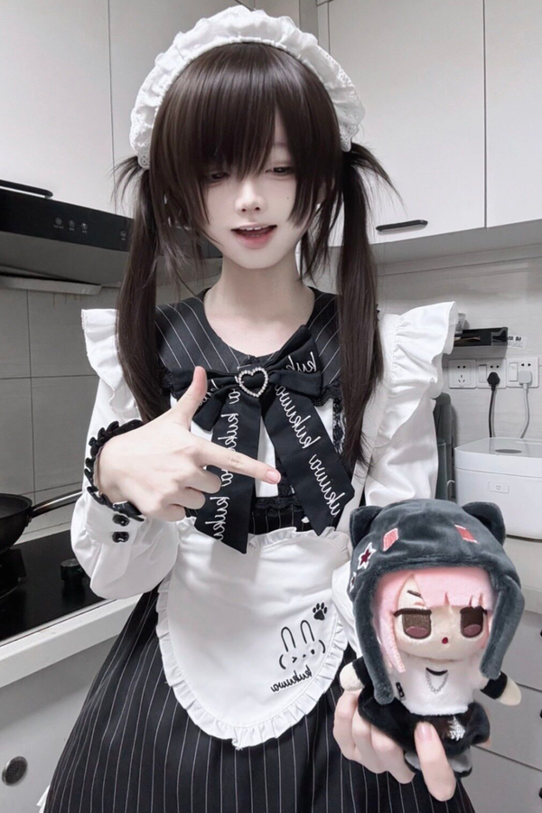 ダークエンジェルレースアップドレス+エプロン+セーター