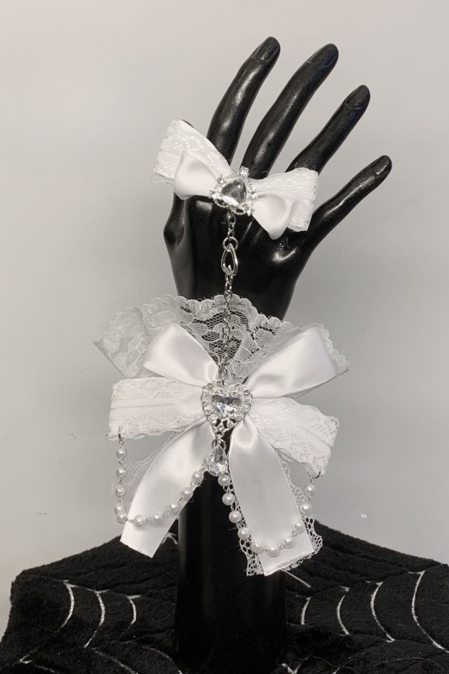 リボンラインストーンチェーンレースハンドスリーブバックチェーン