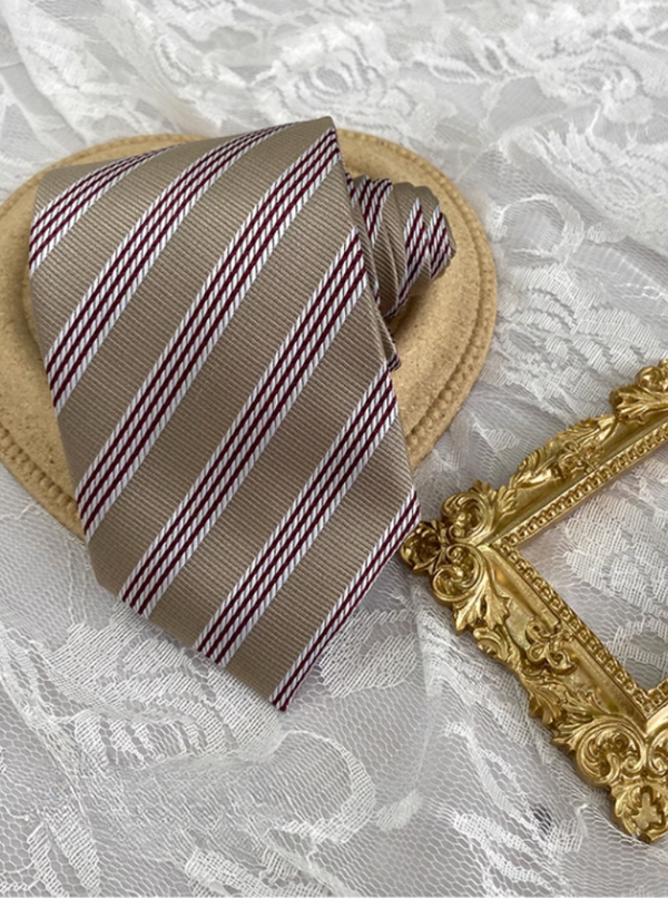 ストライプネクタイ