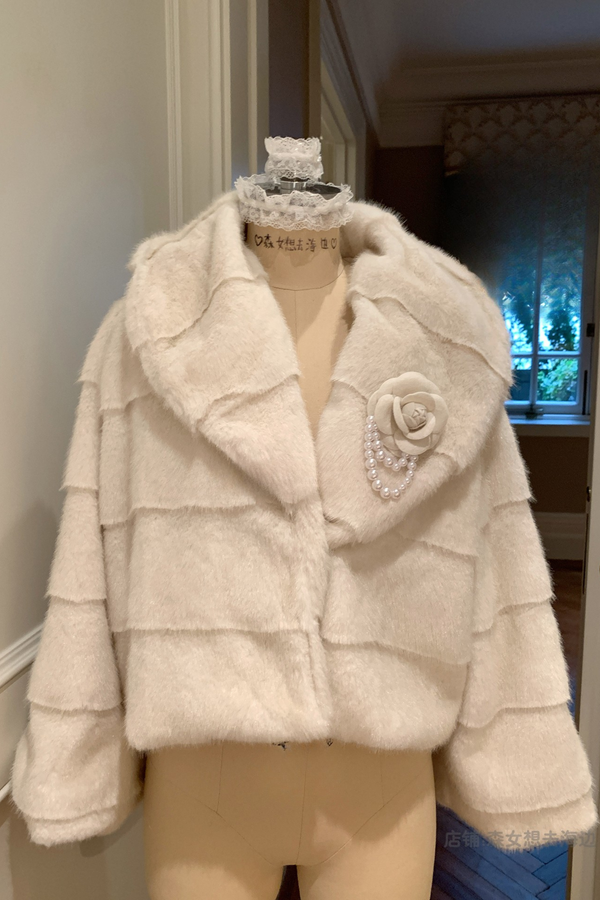 エレガントピュアホワイトファーコート