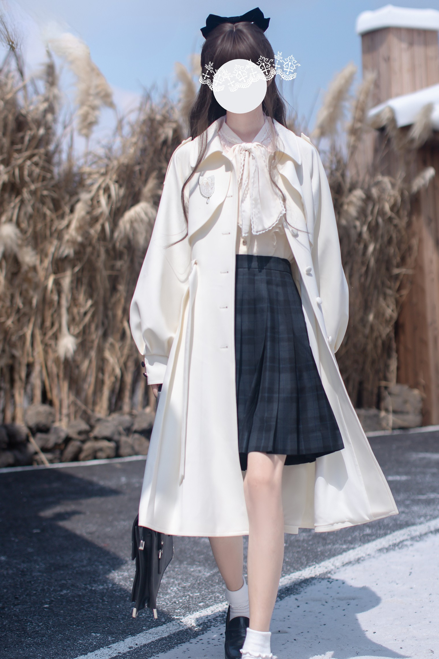 マントトレンチコート+シャツ+バッジ