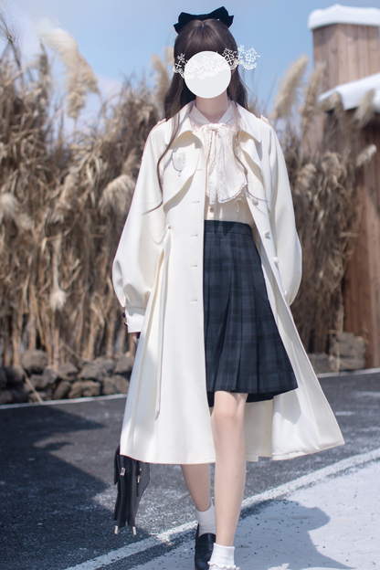 マントトレンチコート+シャツ+バッジ