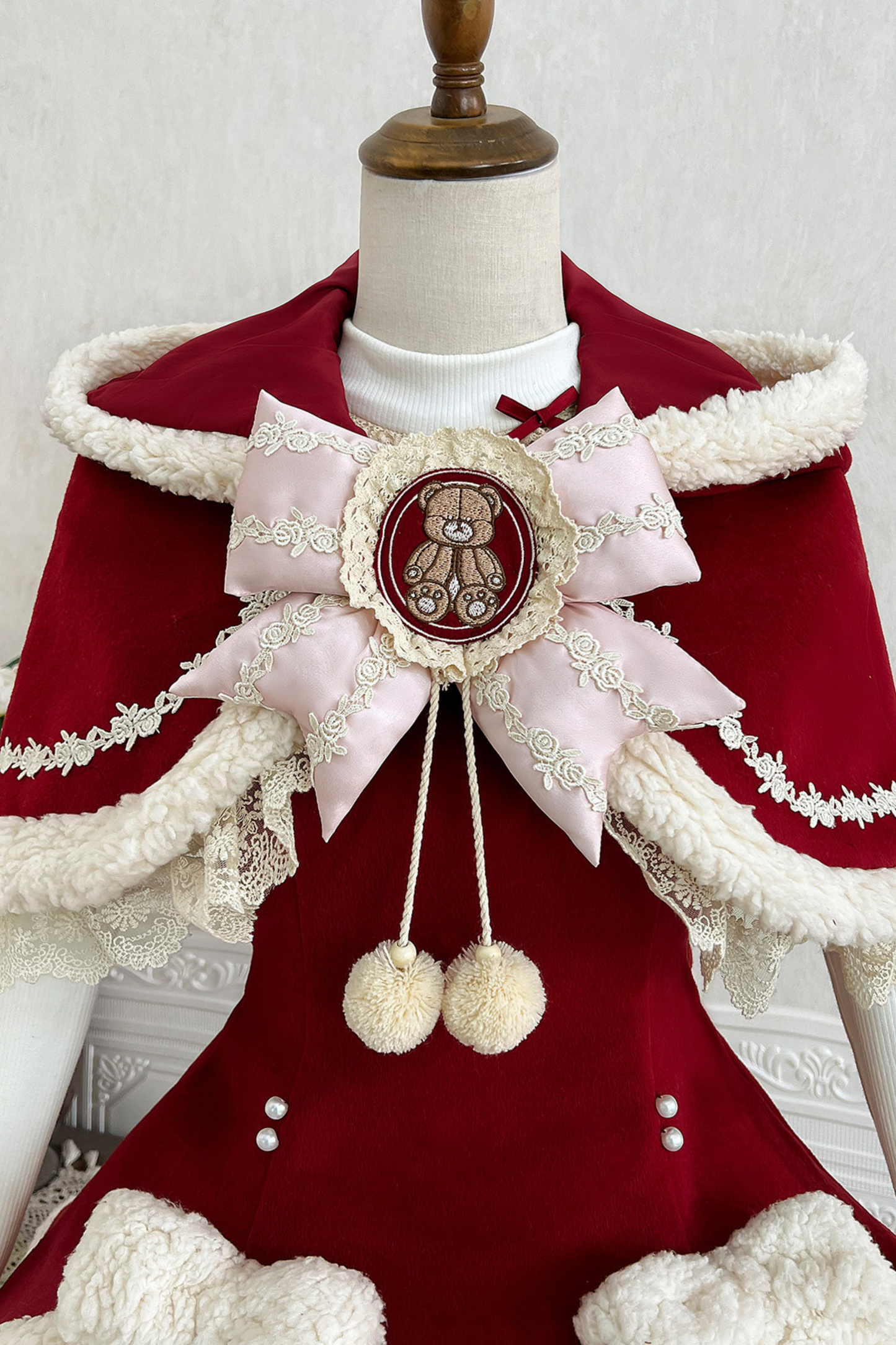 【予約商品】ラビットロリータケープ+サスペンダー+ベアデザインスカート+タートルネック