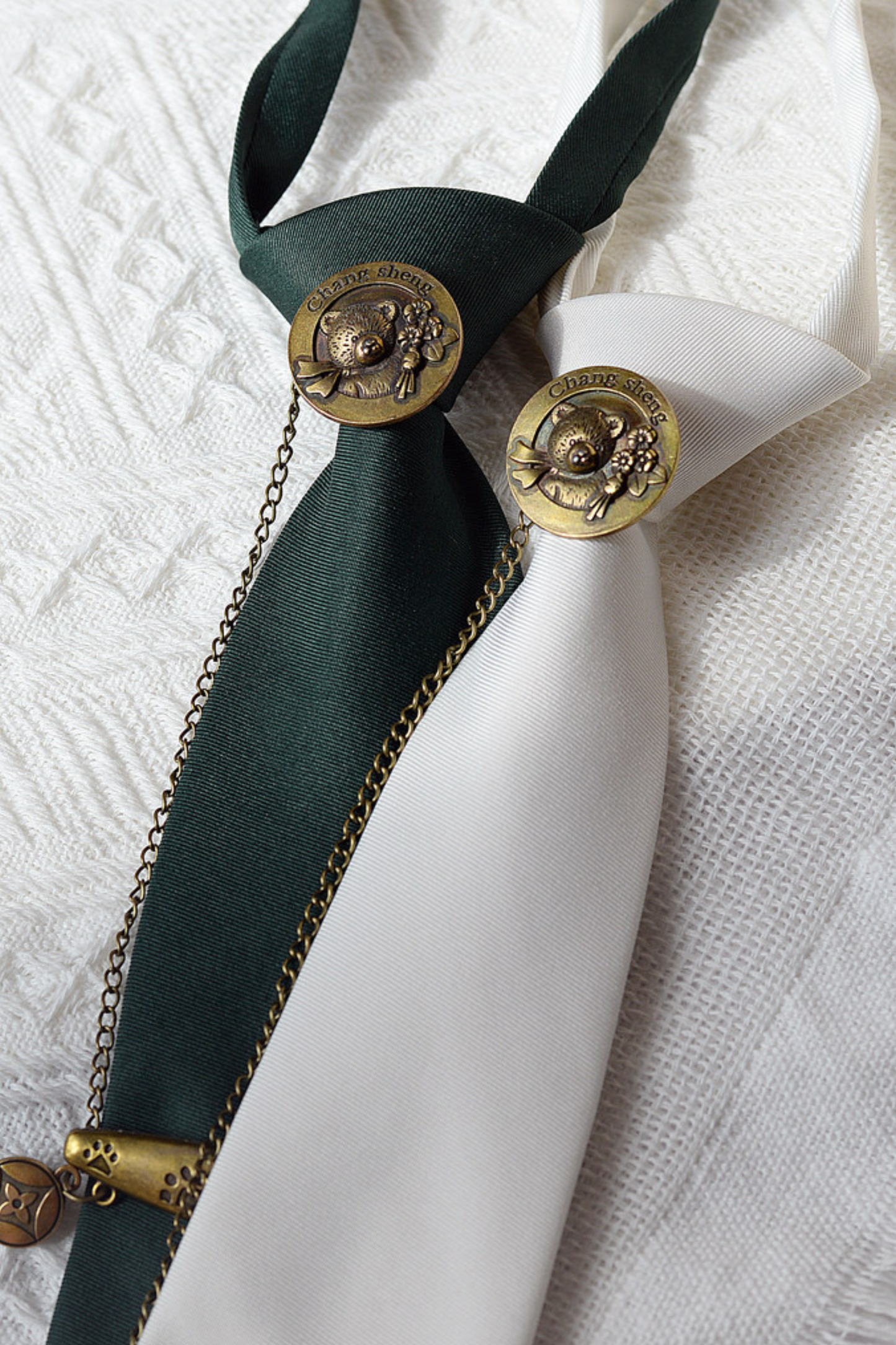 Bare Button Mode Necktie