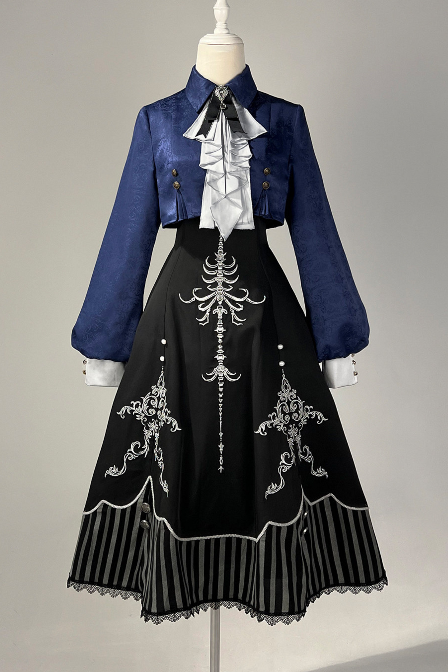 Gothic Lolita Kleid + Elegante Oberteile