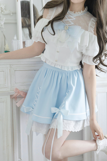 Lace short off-the-shoulder shirt + lace-up skirt