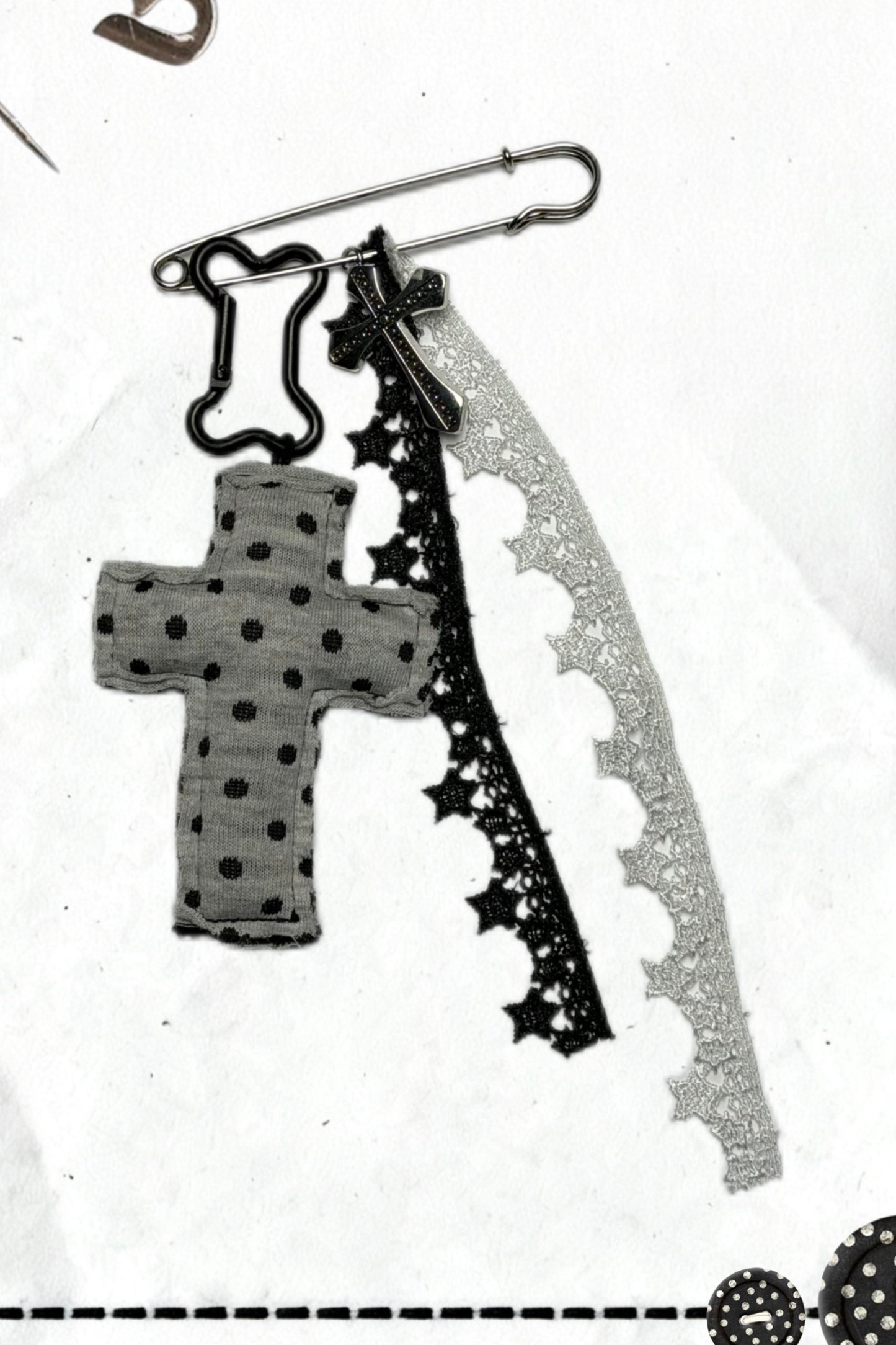 クロスドットタートルネックトップス+スカート+ペンダント