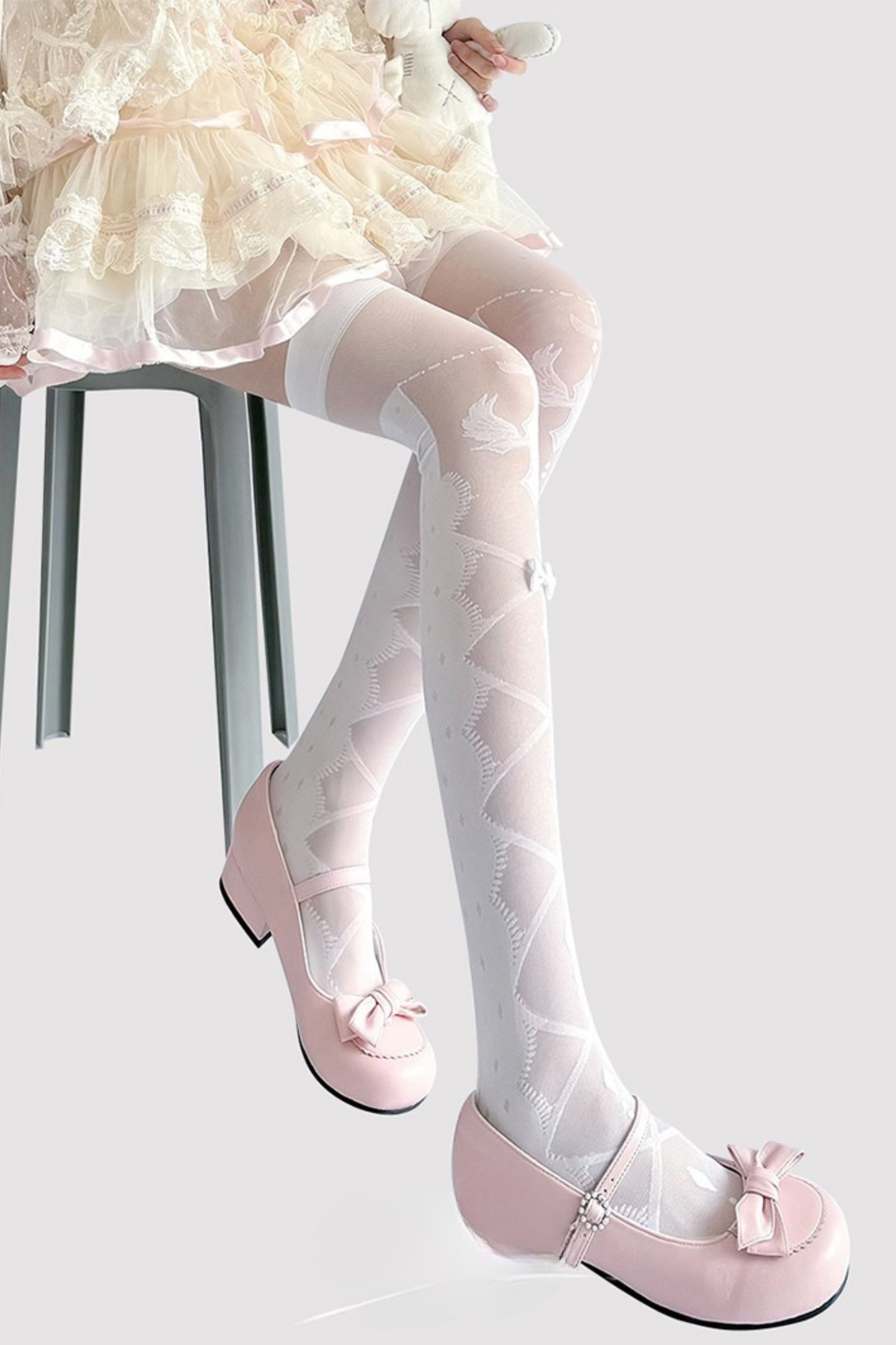 Lace-up sheer knee-high socks