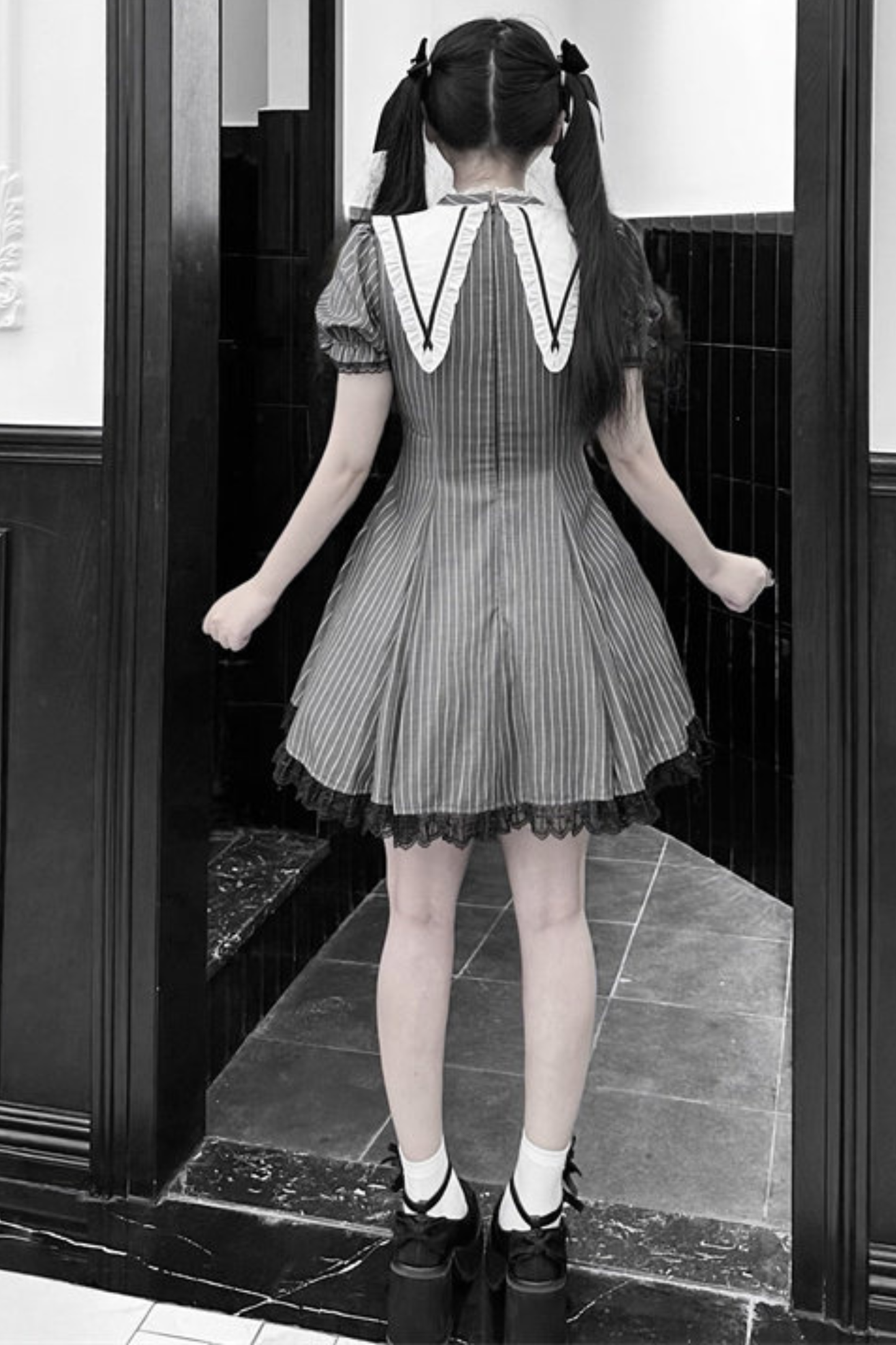 Dark Kawaii Schnür-Streifenkleid