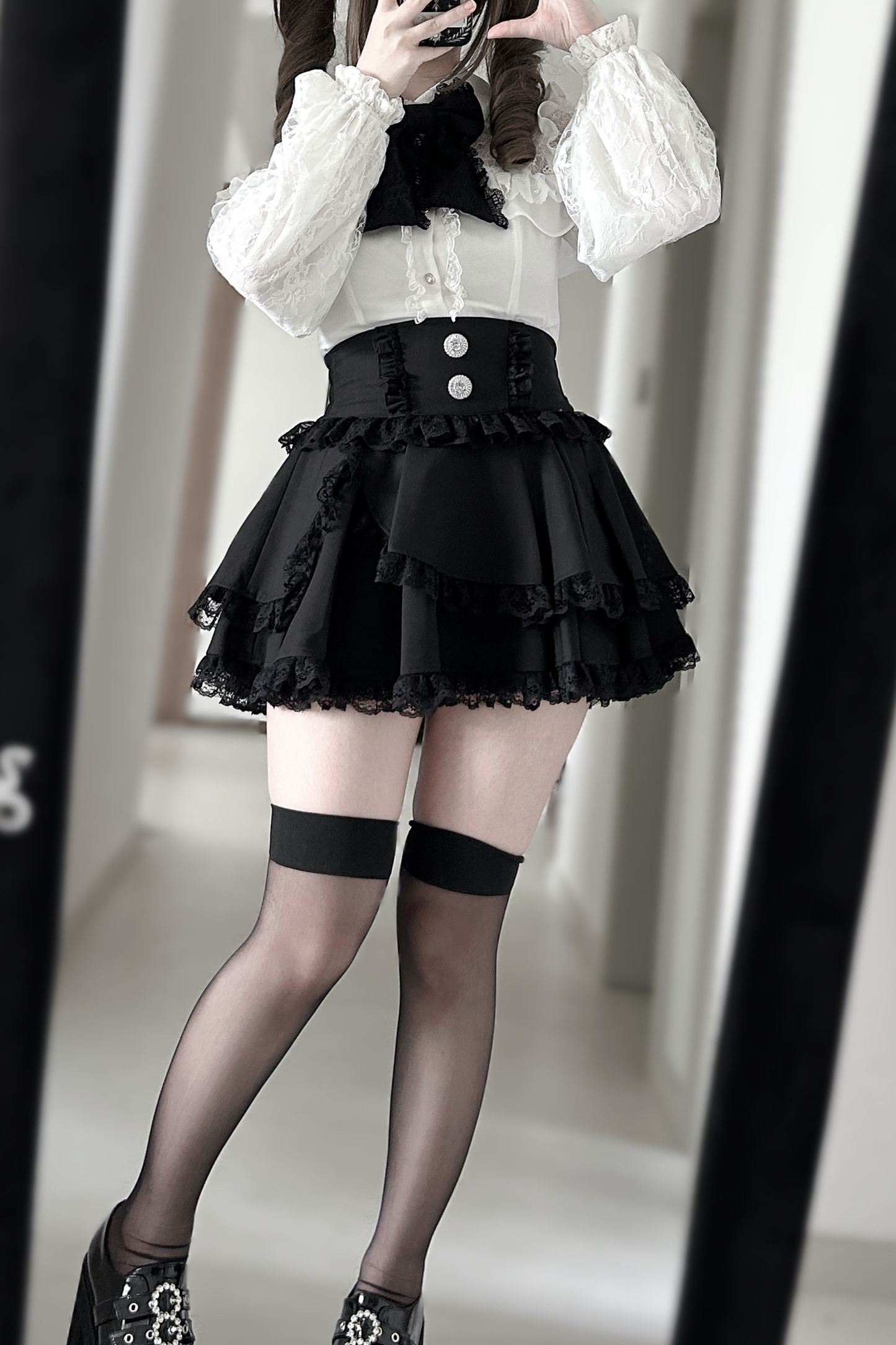 Lace ribbon short skirt