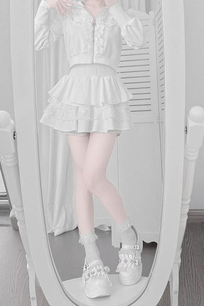 [Reservierungsschluss am 16. September] Set aus langärmligem Cold-Shoulder-Hoodie-Top mit Spitzenrüschen + Stufenrock mit Innenshorts