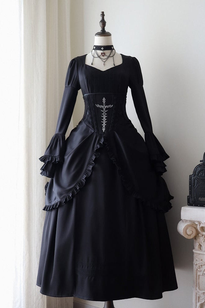 [Termine prenotazione 30 maggio] Abito gothic lolita bianco e nero con maniche svasate + sopragonna a corsetto rialzabile con croci + set completo