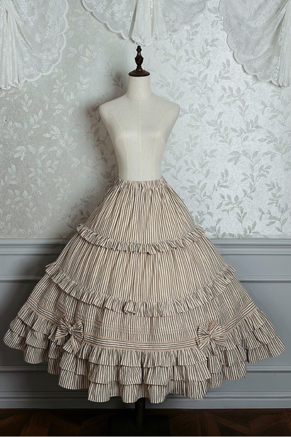 [Deadline for reservations: November 23] Victoria Duke Elegant Classic Pull-Up Skirt + Tiered Ribbon Skirt