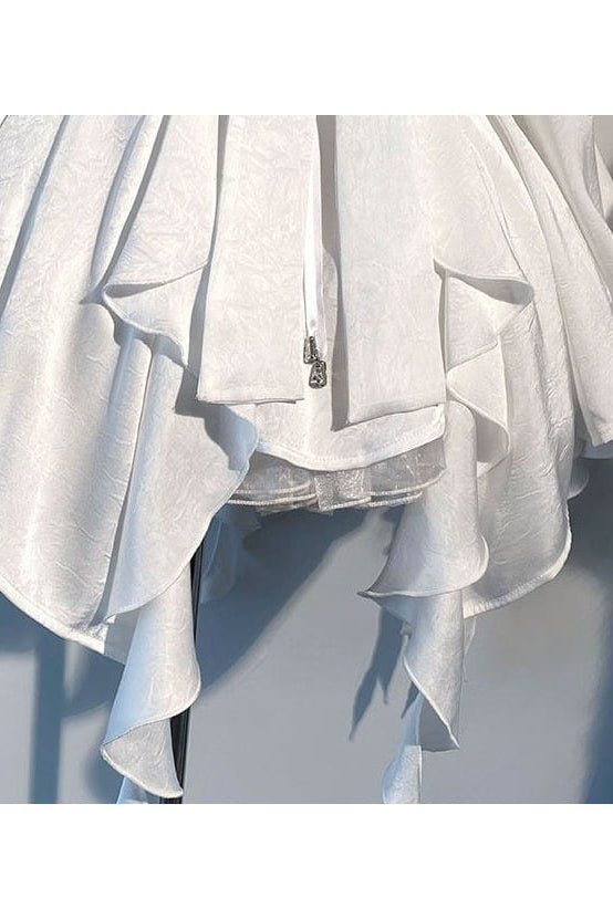 [November 9 Preorder Deadline] Victorian Gothic Lolita Halter-Neck Blouse with Flared Sleeves, an Asymmetrical Frill, and a Train