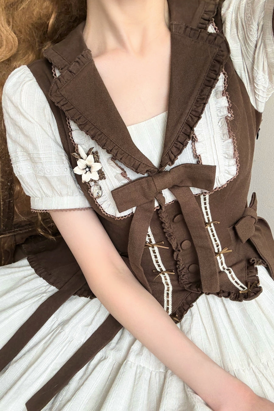 【10月14日予約締切】Brown Vintage Classic Lolita Puff Sleeve Ribbon Frill Collar Handkerchief Hem Bustier Layered Dress + Detachable Sleeves + Ribbon KC + Hair Clip