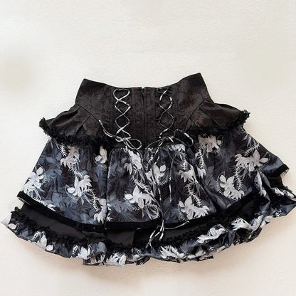 [Précommande jusqu'au 13 mai] Chemise à volants noire à fleurs gothique Bone Iris + jupe corset + accessoires