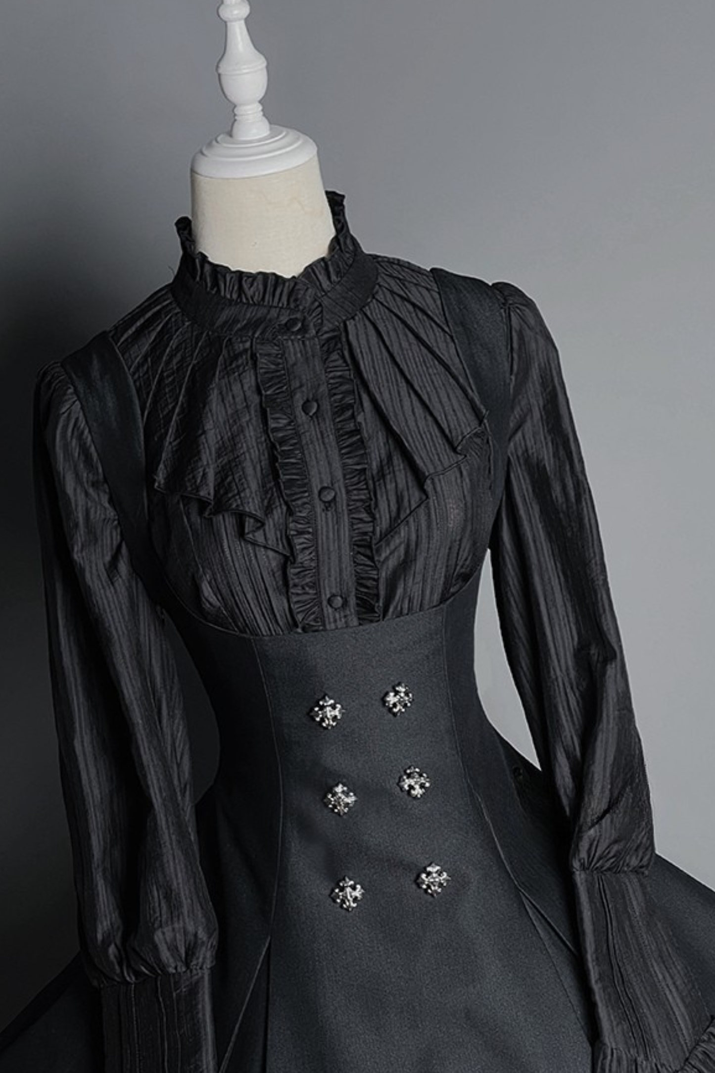 【1月8日予約締切】ダークナイトバトラーゴシックシリーズラッフルシャツ