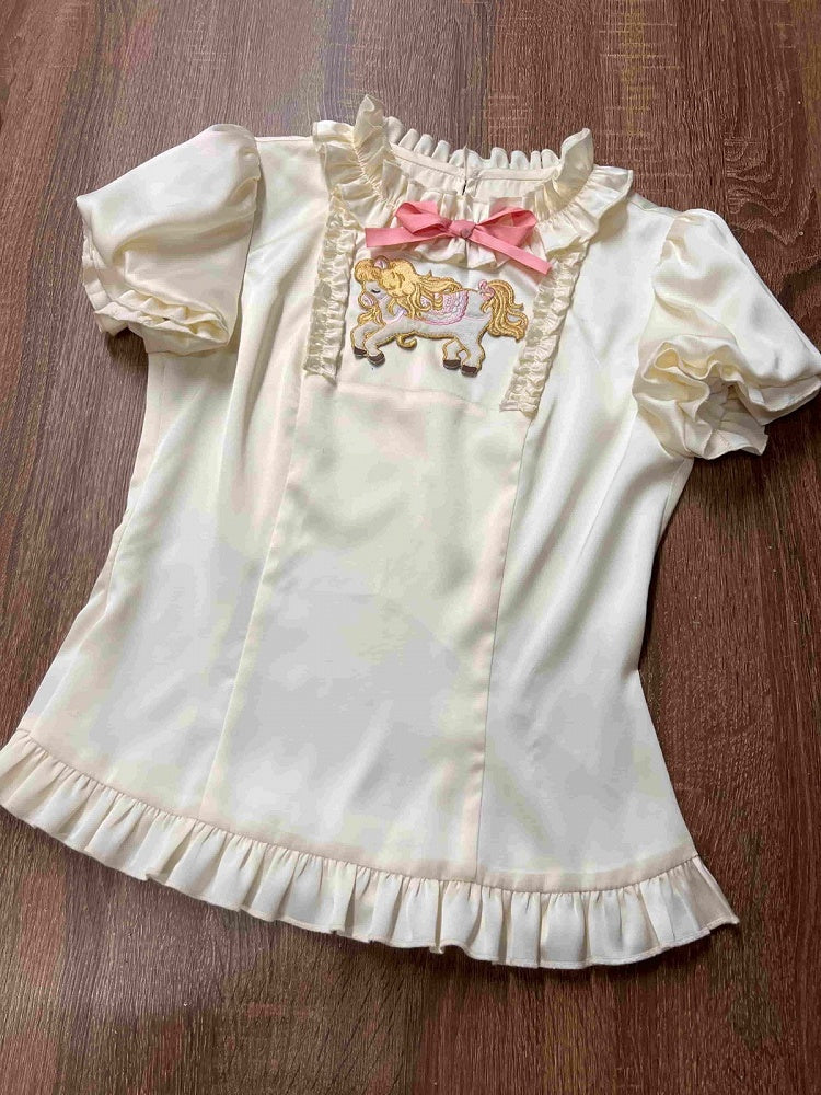 [Reservierungsschluss: 20. August] Dream-Parade Sweet-Lolita-Bluse mit Stickerei und Rüschen + gestuftes JKS-Kleidset mit Pastellschleife