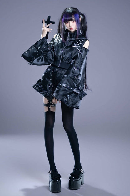 [Vorbestellungsartikel] Glänzende und mattschwarze Gothic-Cyber-Katzenohren-Kapuzenjacke mit freien Schultern und Reißverschluss+kurze Hose mit Beinringen im Set