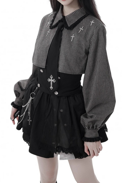十字架のキャロルダークシャツ+コルセット+スカート