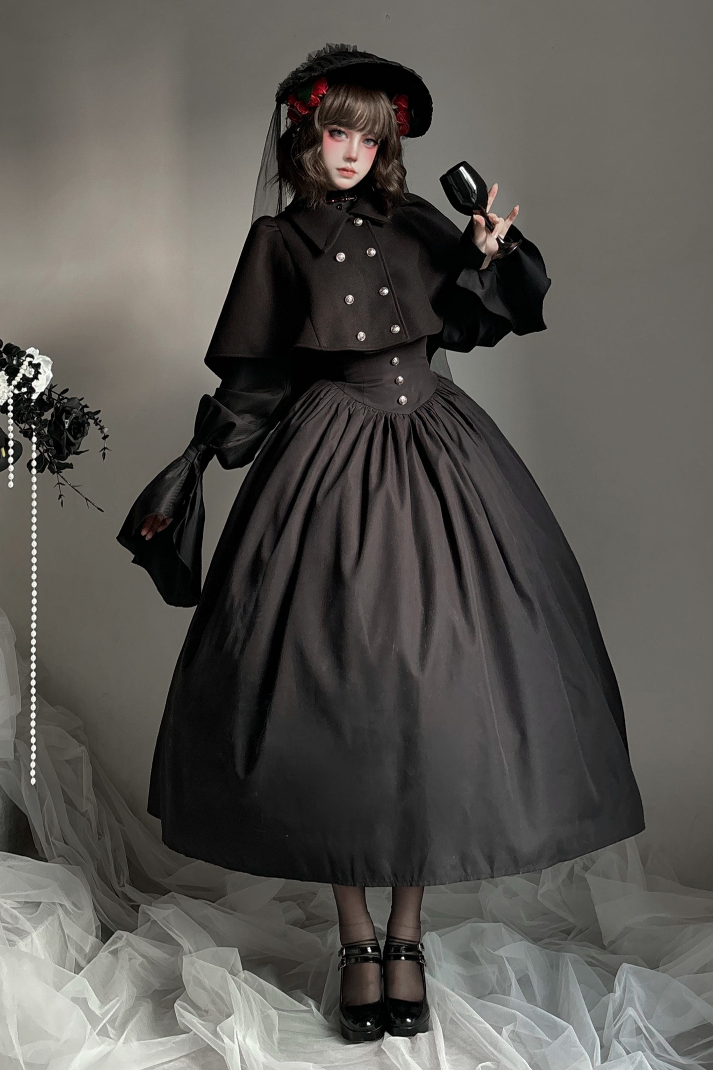 ゴシックロリータケープ+シャツ+スカート+リボン+ボンネット
