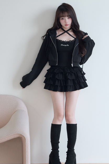 Hooded hoodie + camisole + ruffled skirt