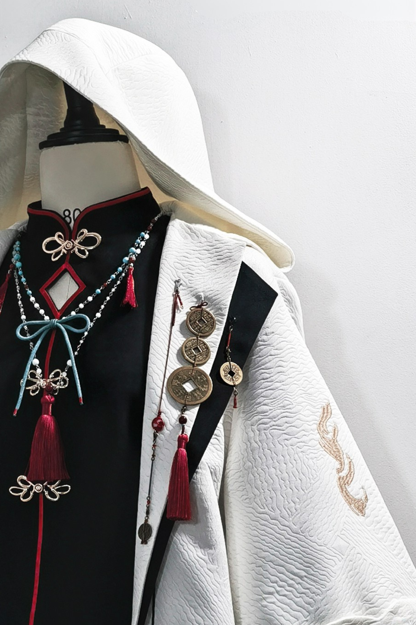 【12月26日予約締切】マウンテンゴーストチャイナプリンスフーディージャケットスーツ＋タッセルネックレス