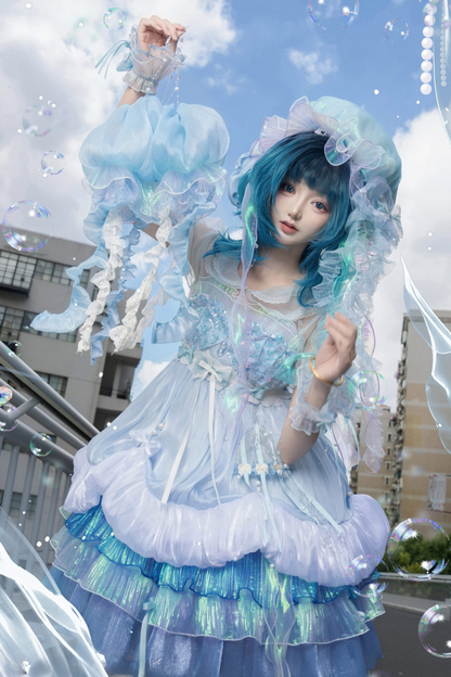 [Date limite de précommande : 1er août] Robe JKS lolita féerique méduse océan blanc x bleu à superpositions avec traîne aurore