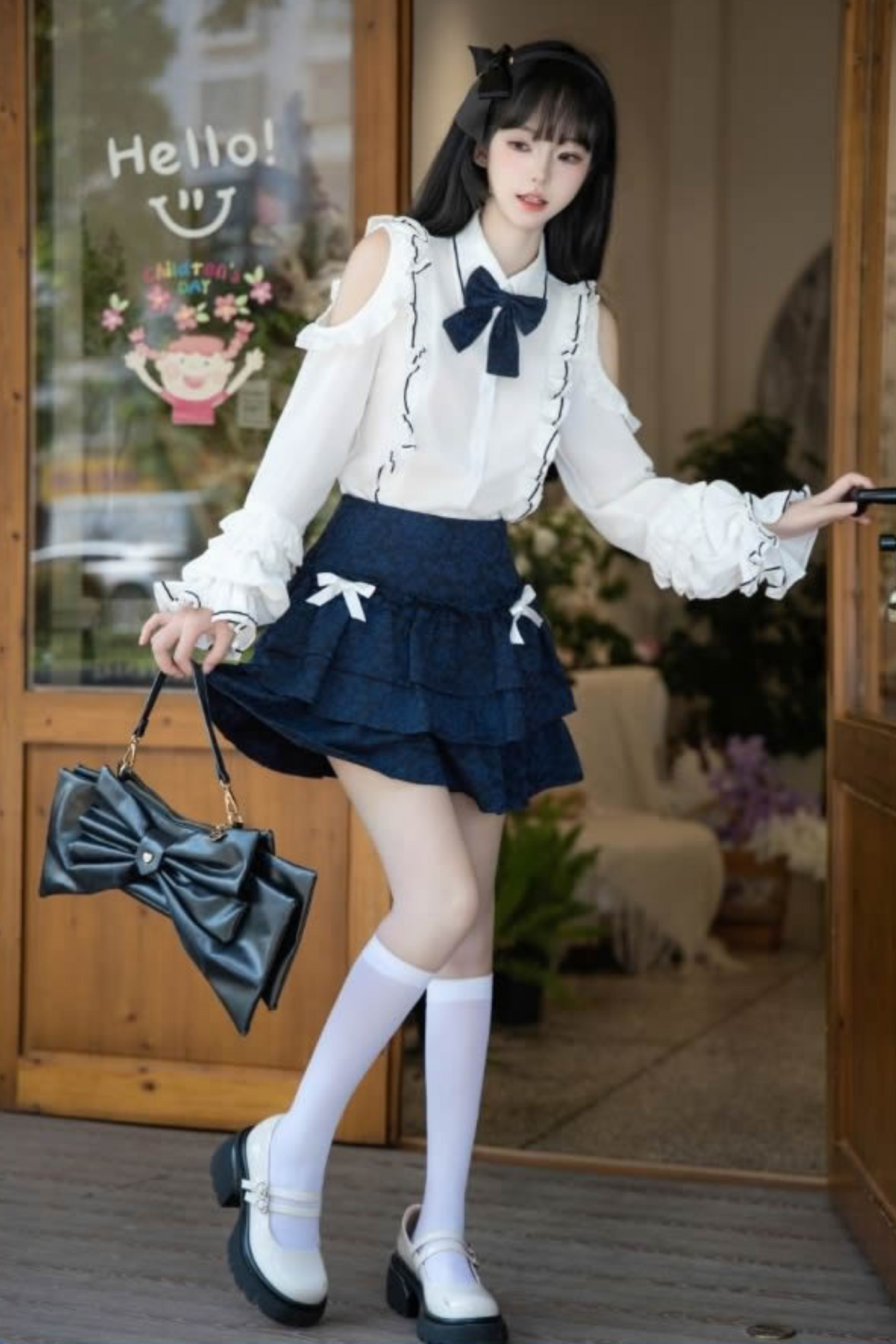 レースオフショルダーシャツ+スリミングショートスカート