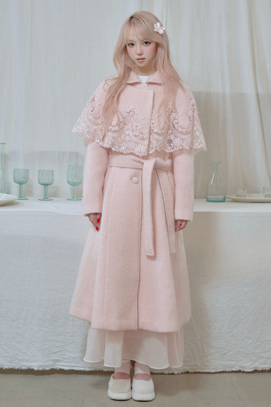 Sweet Lace Scape Long Court