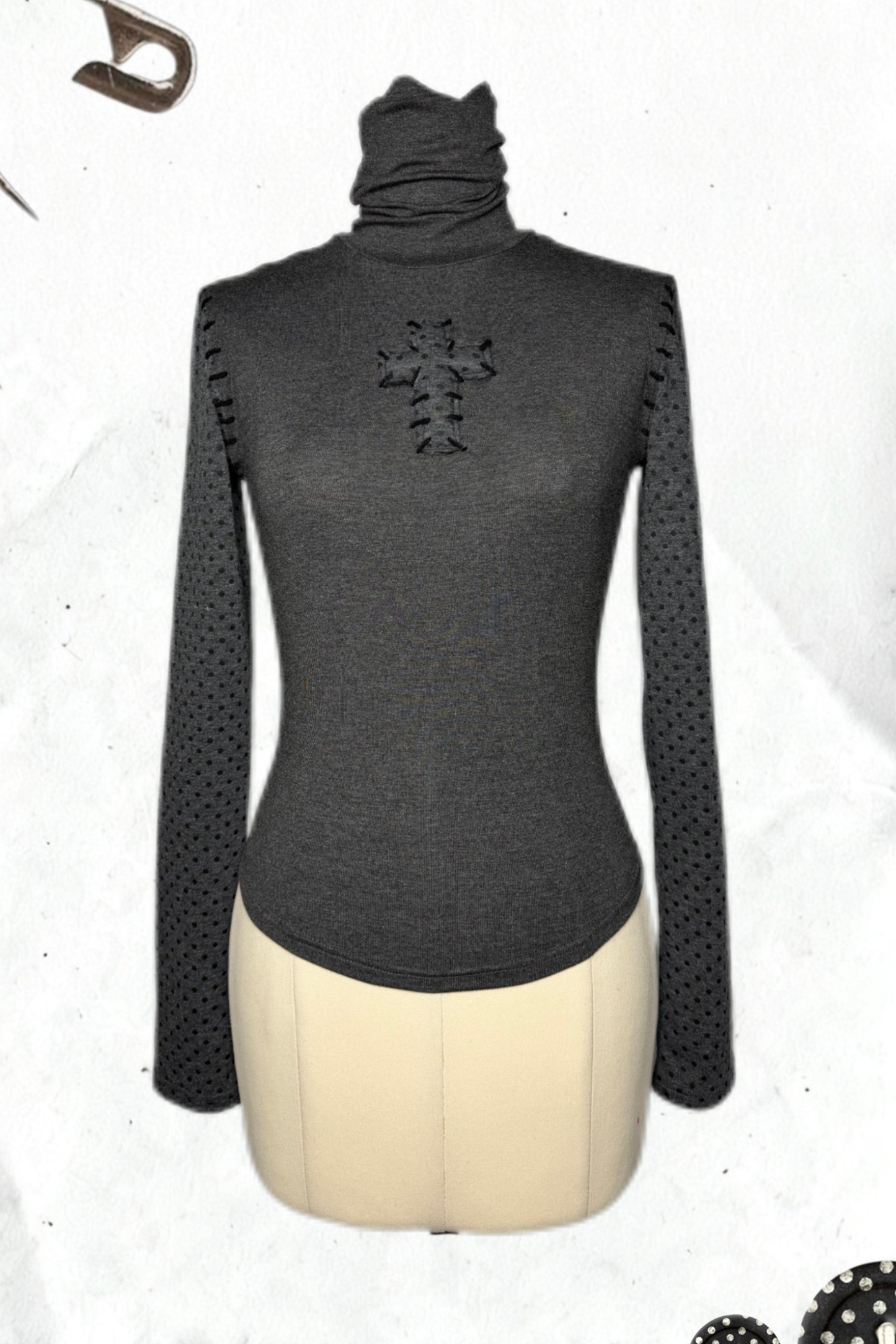 クロスドットタートルネックトップス+スカート+ペンダント