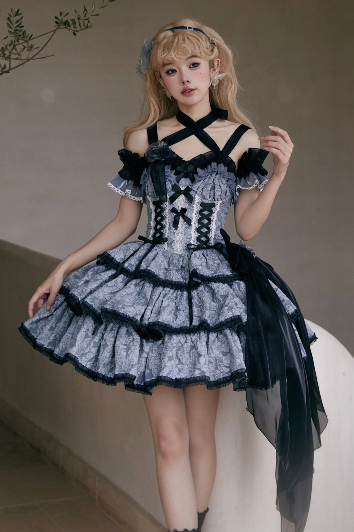 フリルレースアップロリータドレス