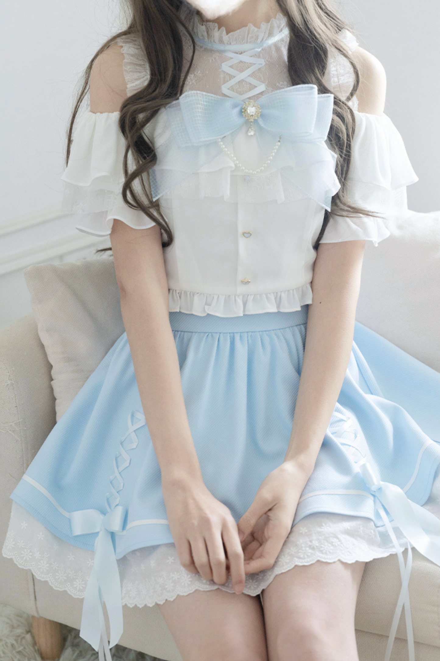 Lace short off-the-shoulder shirt + lace-up skirt