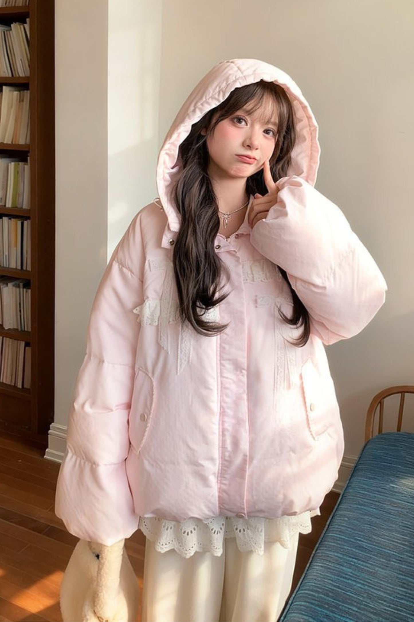 レースフード付きダウンジャケット