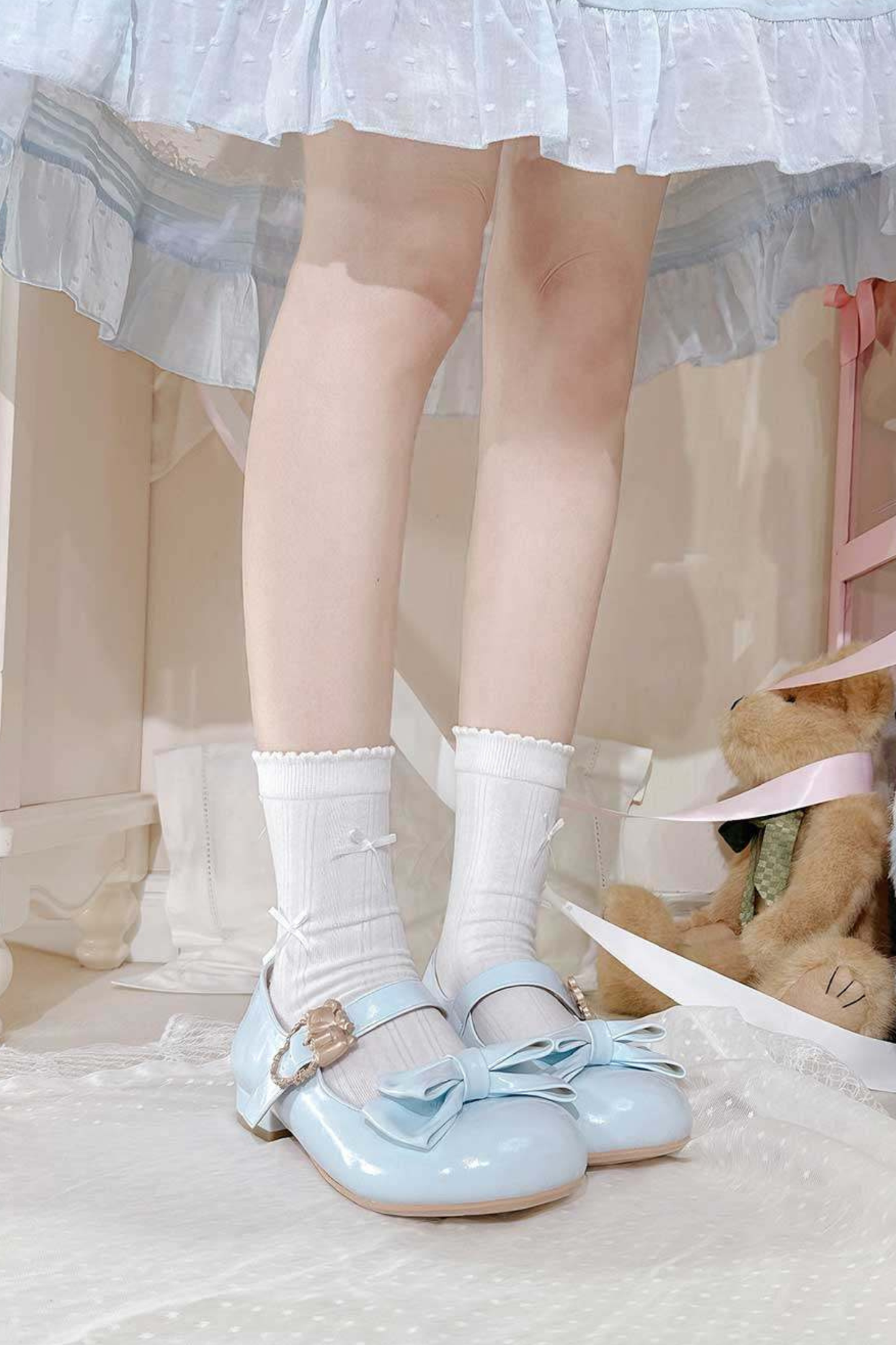 Glossy Sheep Bowknot Shoes