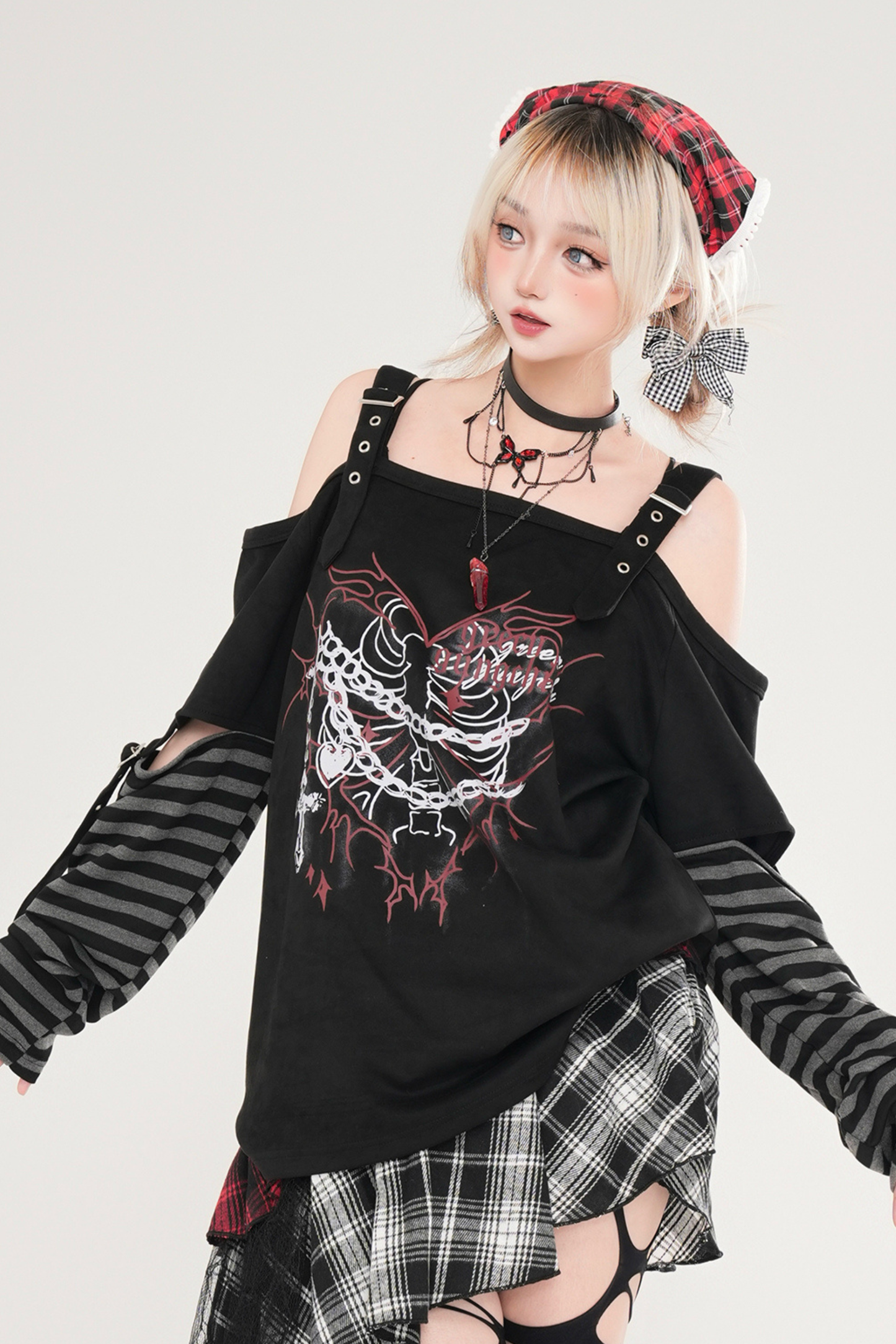 Dark Mode Striped Off-the-shoulder Top