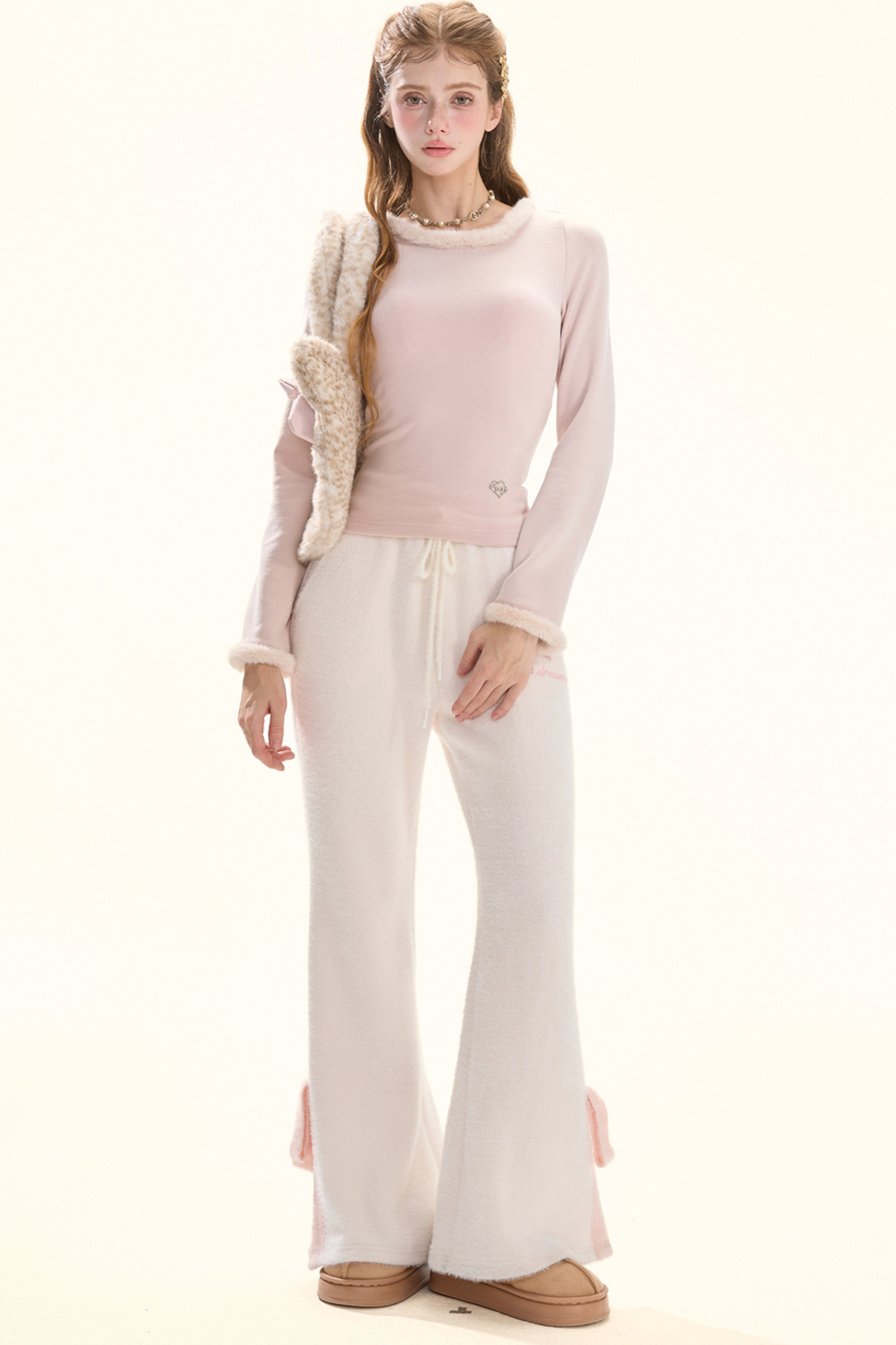 クリームリボンスリットフレアパンツ