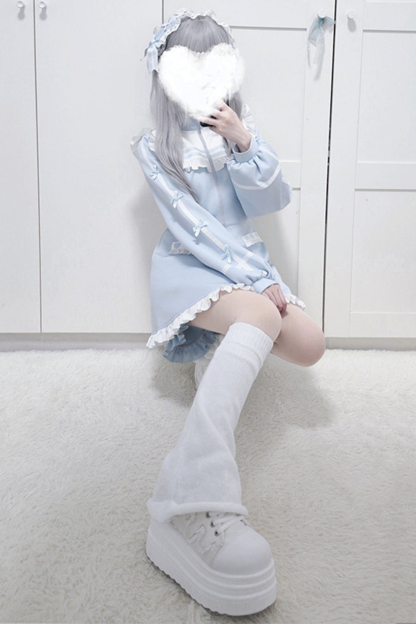 Aqua-Spitze-Jerseykleid + Kurze Hose + Haarband