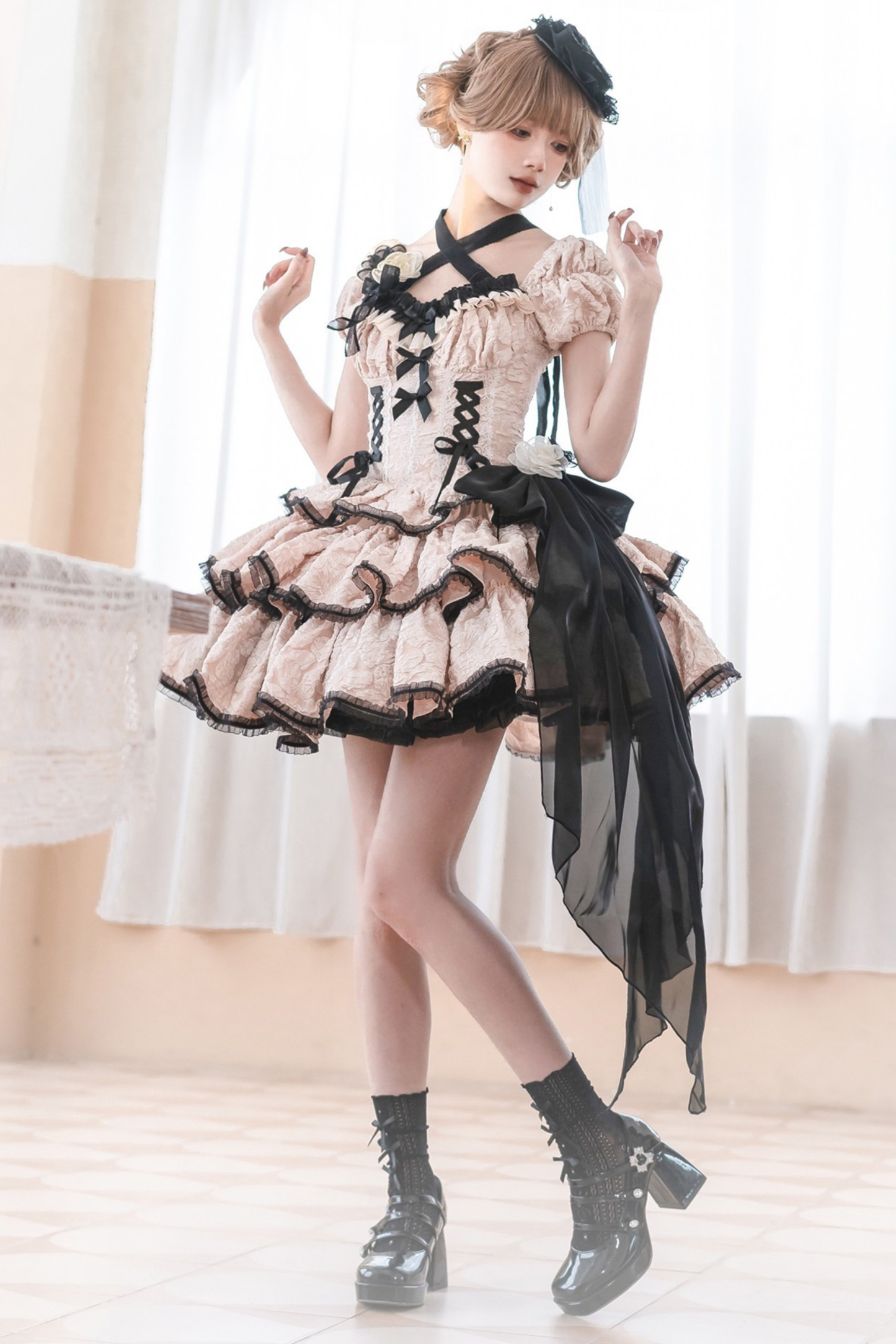 スイートダークレースアップロリータドレス