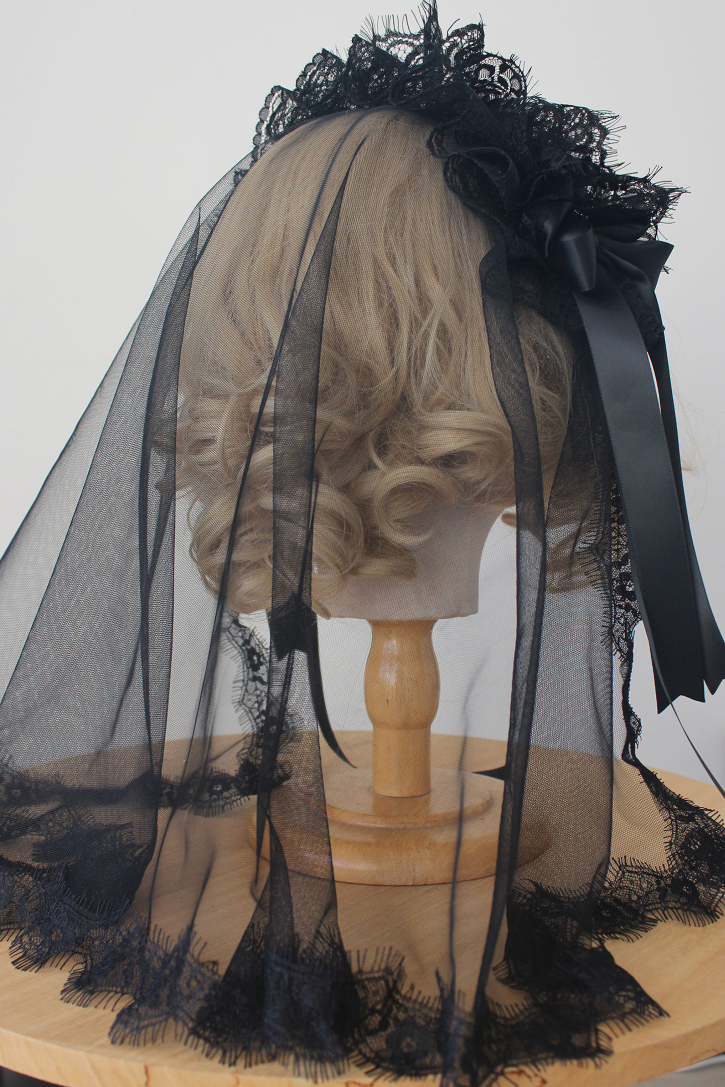 ダークレースゴシックハット+ベール+ヘアバンド+チョーカー+スリーブ